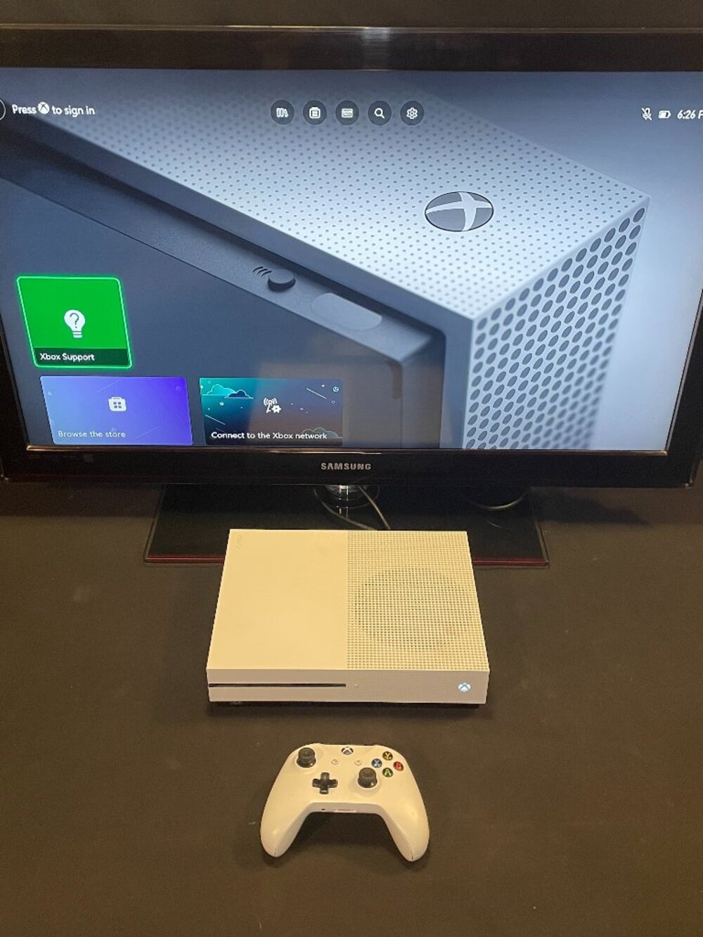 Xbox One S With White Controller